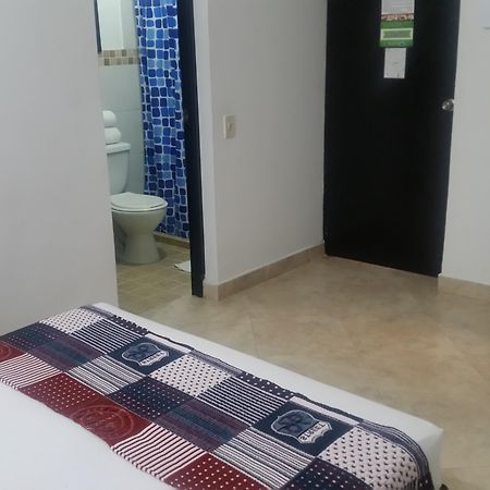 金塔路酒店 麦德林 外观 照片